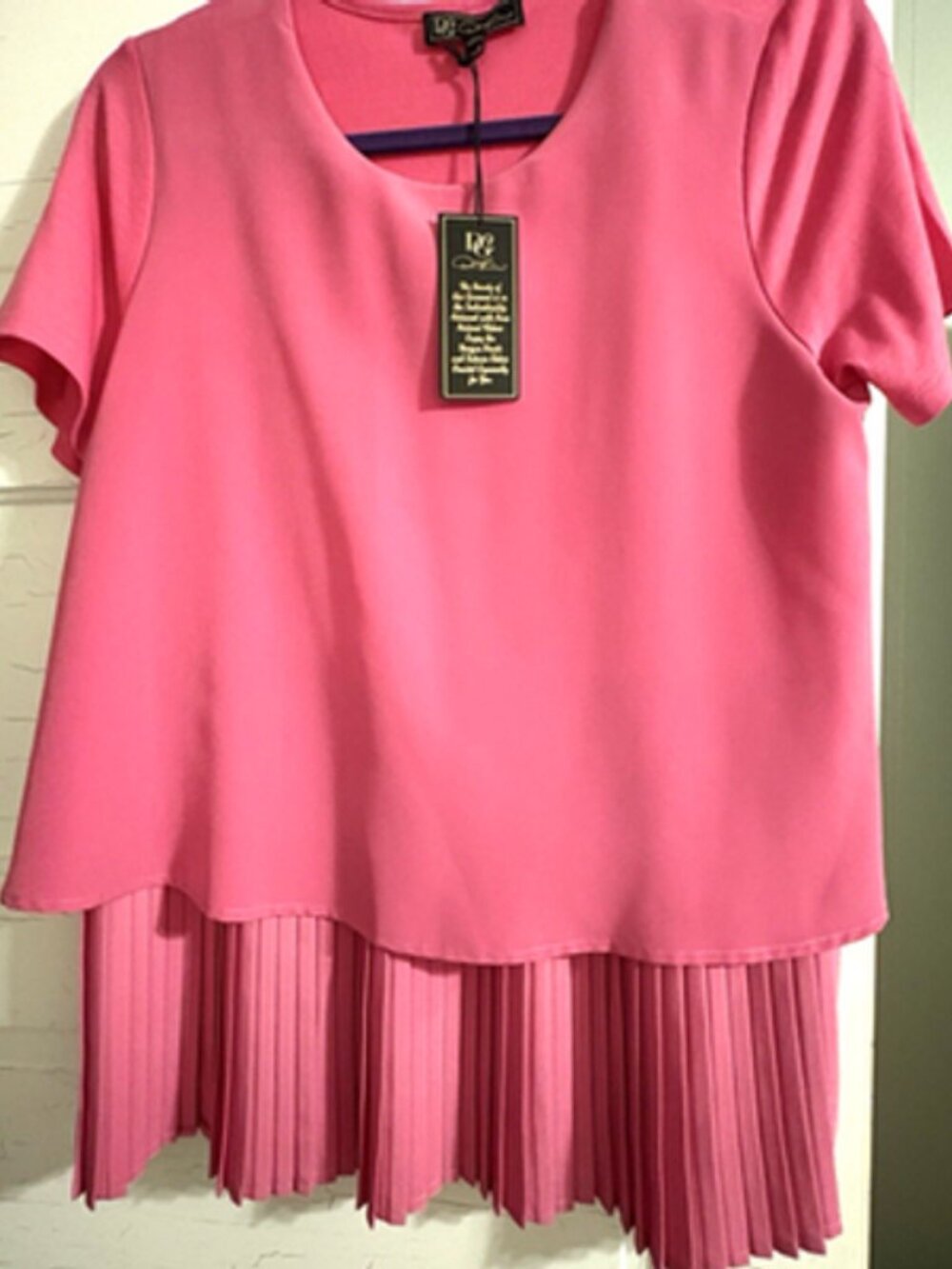 DG2 by Diane Gilman small women’s bright pink tunic w/pleated underlayer NWT
